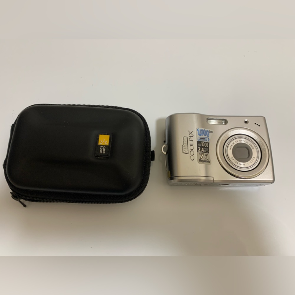 Nikon coolpic camera